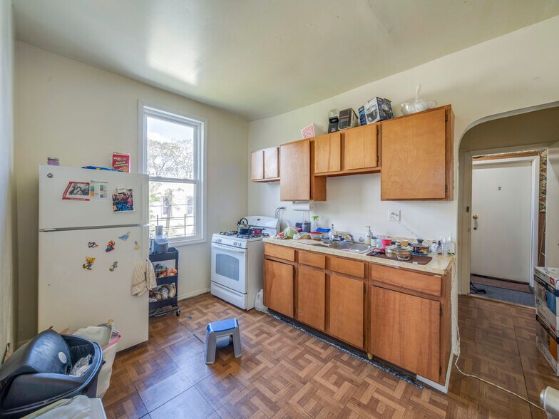 More Photos Of 9530 Avenue L, Brooklyn Storefront Retail Residential For Sale