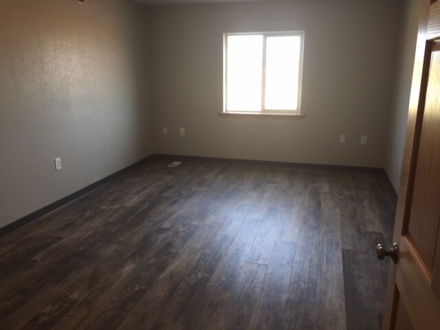 More Photos Of 3750 Hackathorn Ln, Gillette Warehouse For Sale