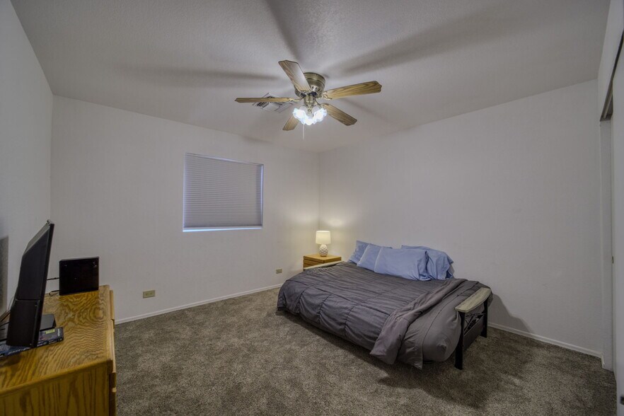 More Photos Of 5201 S Highway 95, Fort Mohave Storefront Retail Office For Sale