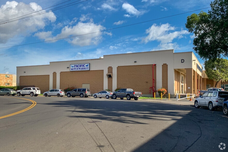 More Photos Of 94-300 Farrington Hwy, Waipahu Unknown For Lease
