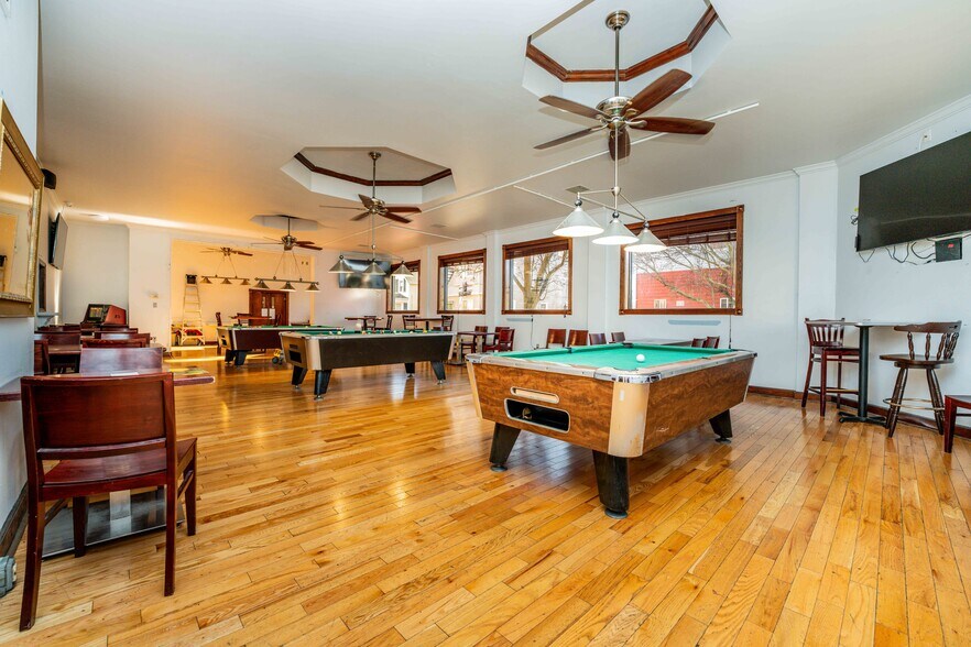 More Photos Of 266 Dartmouth St, New Bedford Restaurant For Sale