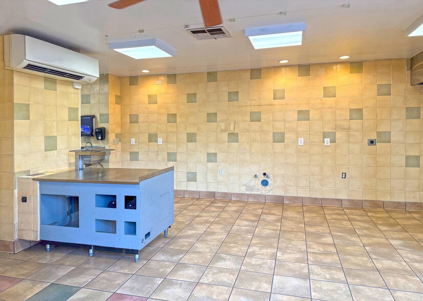 More Photos Of 2509 Hearst Ave, Berkeley Restaurant For Lease