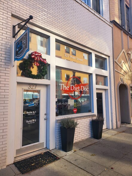 More Photos Of 327 Main St, Evansville Storefront For Sale