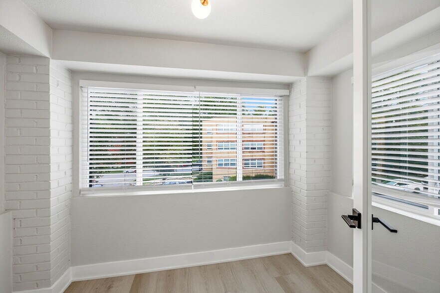 More Photos Of 4335 Mercier St, Kansas City Multifamily For Sale