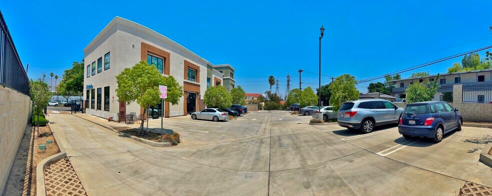 More Photos Of 2956 E Colorado Blvd, Pasadena General Retail For Lease
