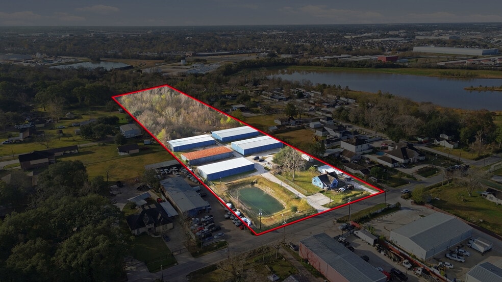 Primary Photo Of 522 Crenshaw Rd, Pasadena Self Storage For Sale