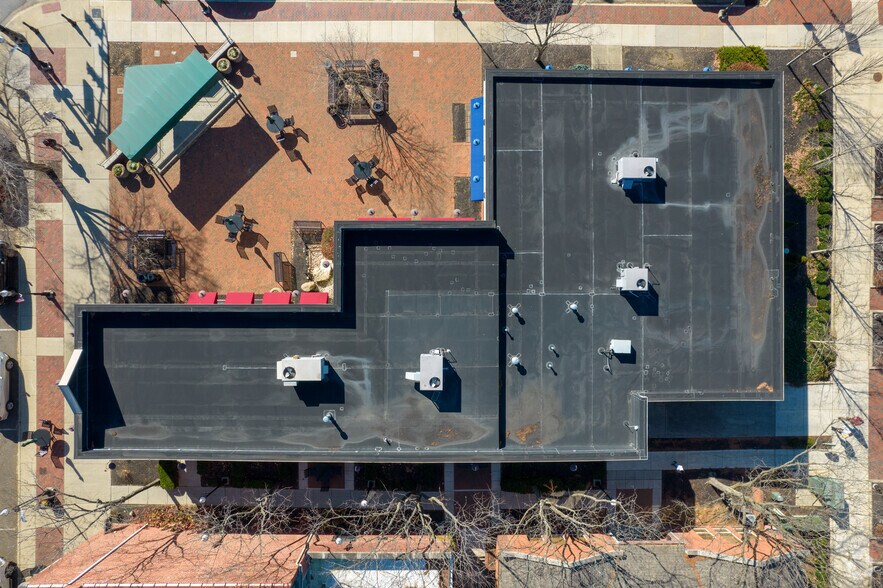 More Photos Of 4007-4011 Broadway St, Grove City Freestanding For Lease