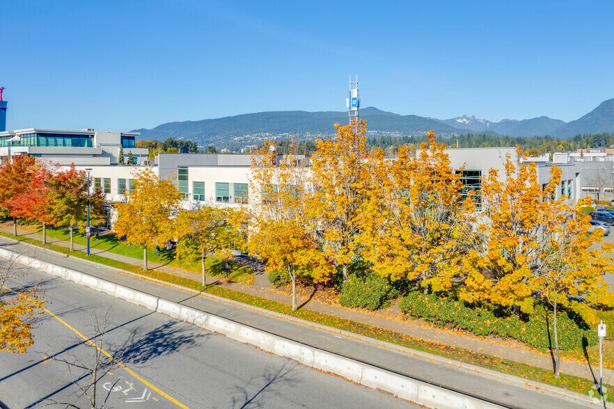 More Photos Of 828 Harbourside Dr, North Vancouver Office For Sale