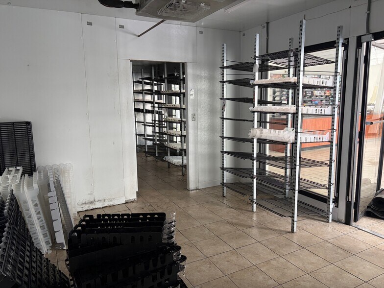 More Photos Of 339 Lincoln Ave, Cadiz Service Station For Sale