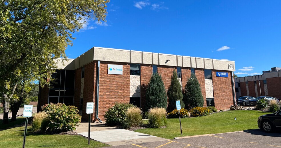 More Photos Of 219-223 Little Canada Rd E, Saint Paul Office For Lease