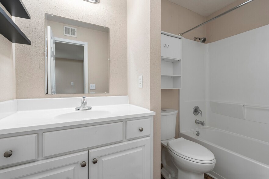 More Photos Of 4201 S Minnie St, Kansas City Apartments For Sale