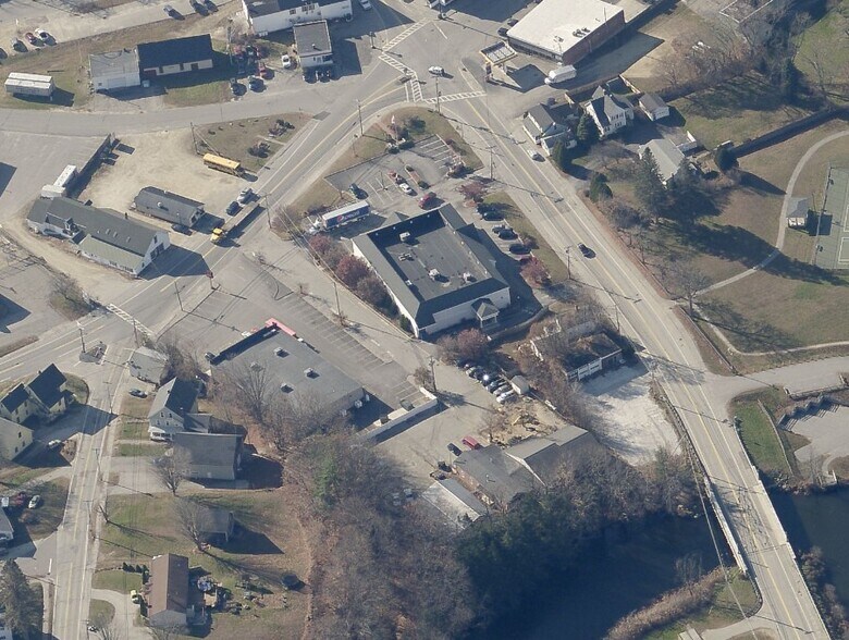 More Photos Of 41 Carroll St, Pittsfield Freestanding For Sale