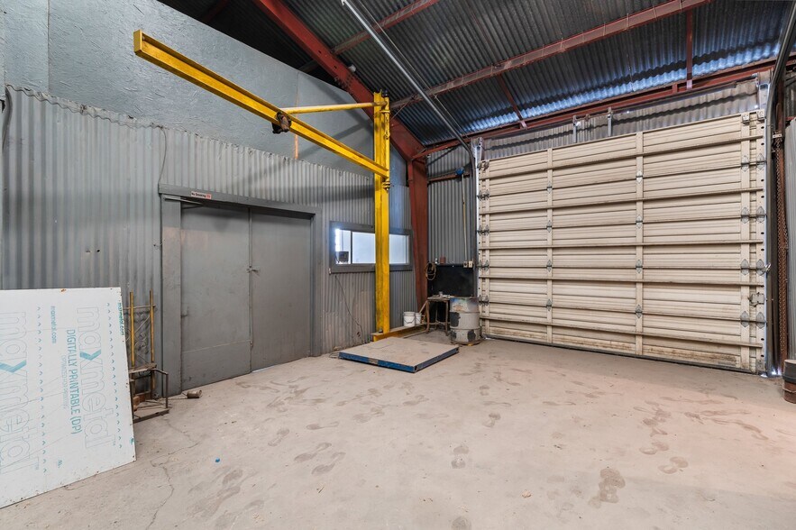 More Photos Of 3314 Carr St, Houston Manufacturing For Sale