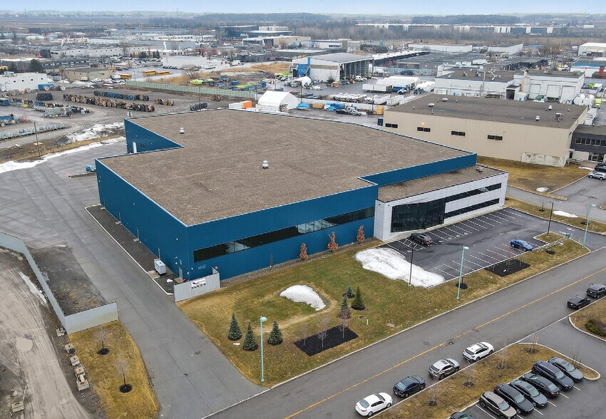 More Photos Of 165 Rue Bélanger, Châteauguay Distribution For Sale