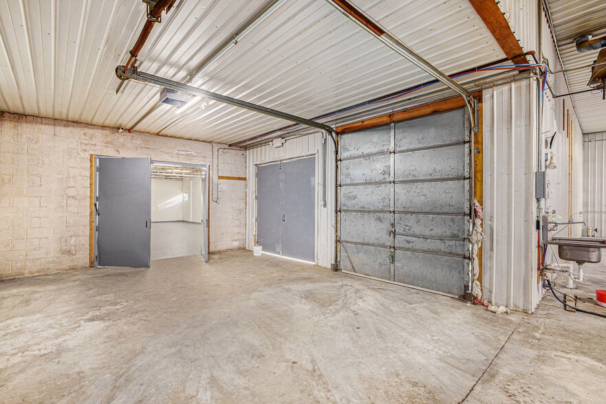 More Photos Of 3344 E Bristol Rd, Burton Warehouse For Sale