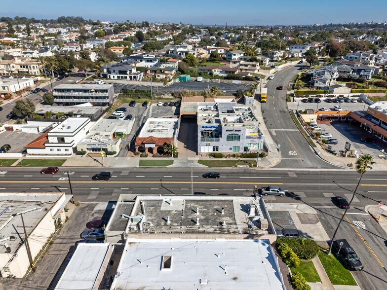 More Photos Of 1213-1223 S Pacific Coast Hwy, Redondo Beach Storefront For Sale