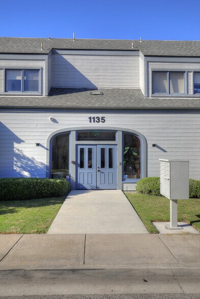 More Photos Of 1135 Eugenia Pl, Carpinteria Office For Sale