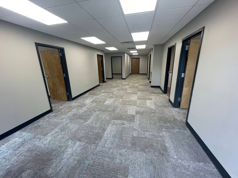More Photos Of 2211 Rutherford Rd, Greenville Showroom For Sale