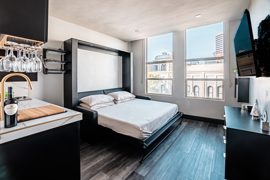 More Photos Of 401-421 E St, San Diego Storefront Retail Office For Sale