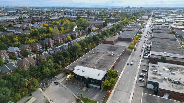 More Photos Of 6950 Boul Couture, Montréal Warehouse For Lease