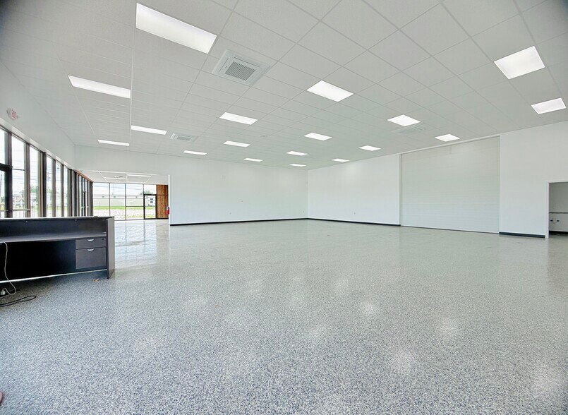 More Photos Of 3601 N Van Buren Byp, Enid Freestanding For Lease