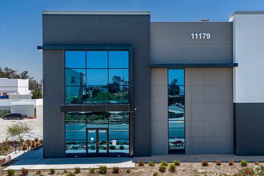 More Photos Of 11179 Banana Ave, Fontana Distribution For Lease