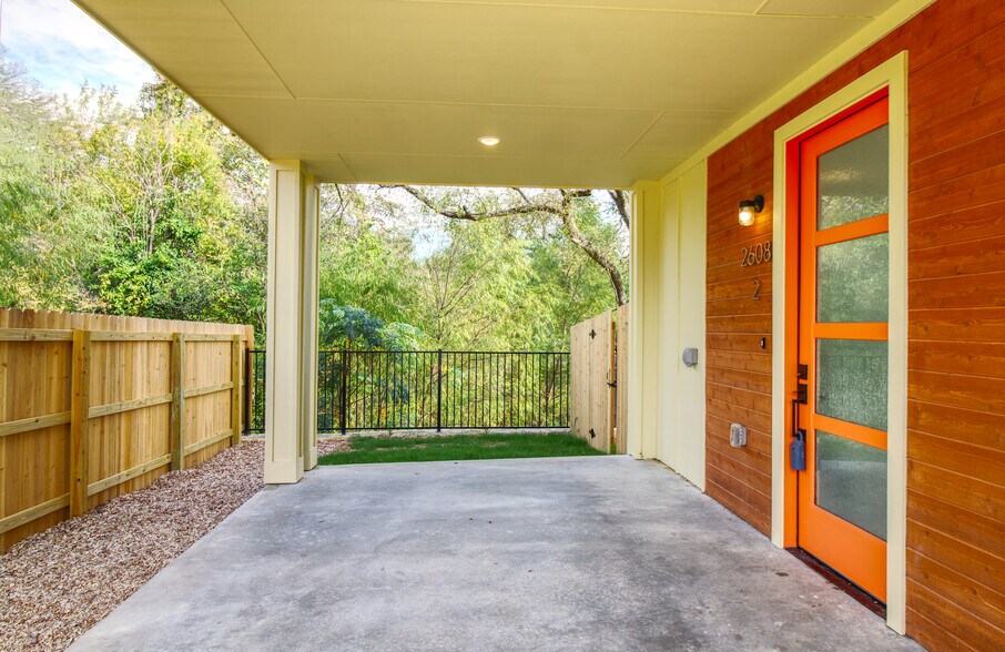 More Photos Of 2608 Bristol Dr, Austin Multifamily For Sale