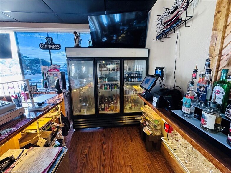 More Photos Of 407 N Ridgewood Dr, Sebring Convenience Store For Sale