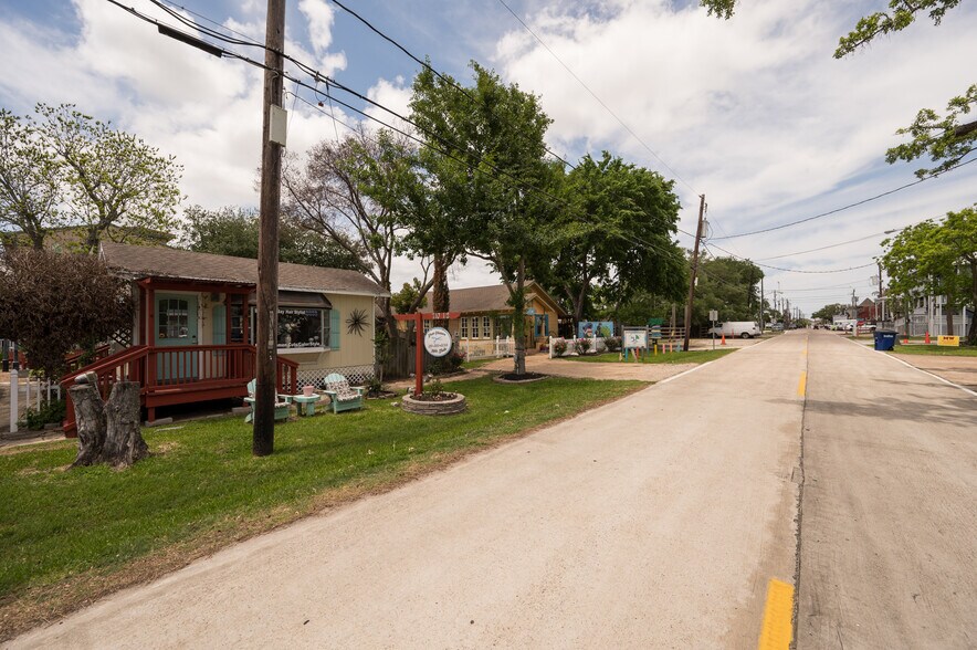 More Photos Of 706 Bradford Ave, Kemah Land For Sale