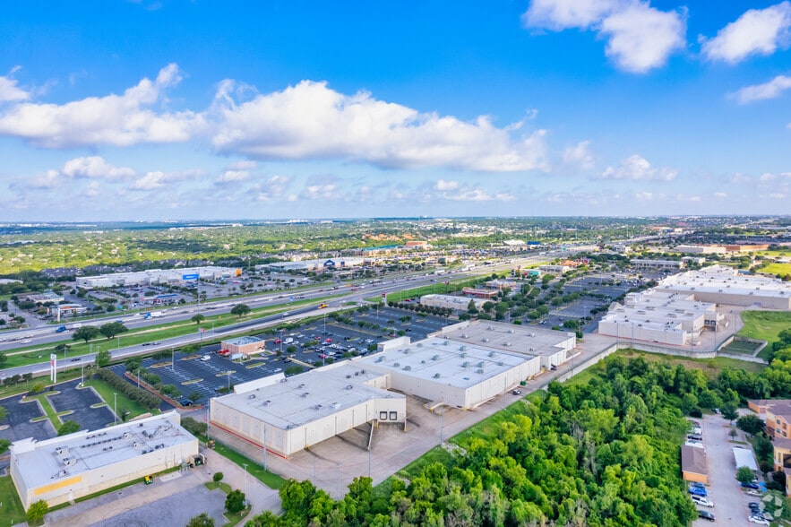 More Photos Of 12901 N I-35 Service Rd, Austin Unknown For Lease