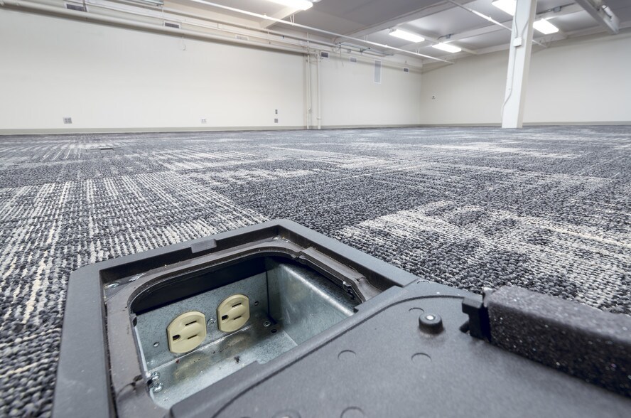 More Photos Of 901 Shasta St, Redwood City Warehouse For Lease