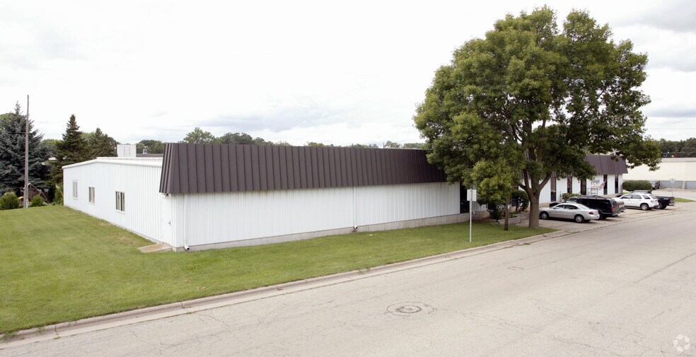 More Photos Of 525 Jefferson St, Fort Atkinson Manufacturing For Sale