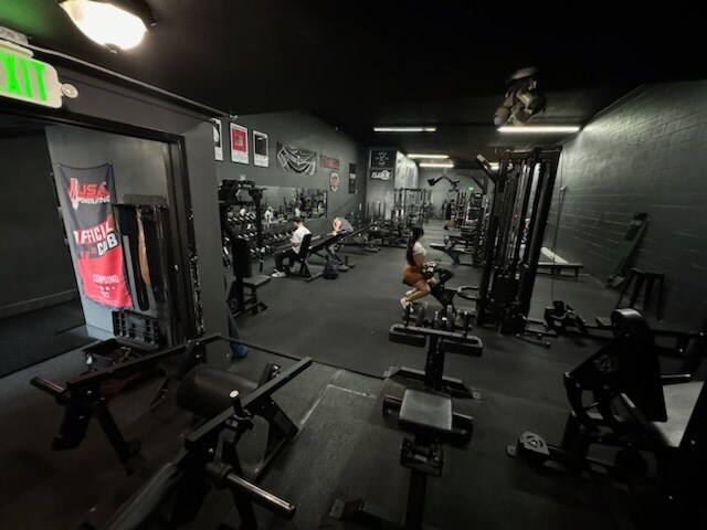 More Photos Of 949-963 W Pacheco Blvd, Los Banos Freestanding For Lease