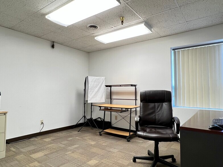 More Photos Of 1025 4 Bottle Dr, Valley City Industrial For Lease