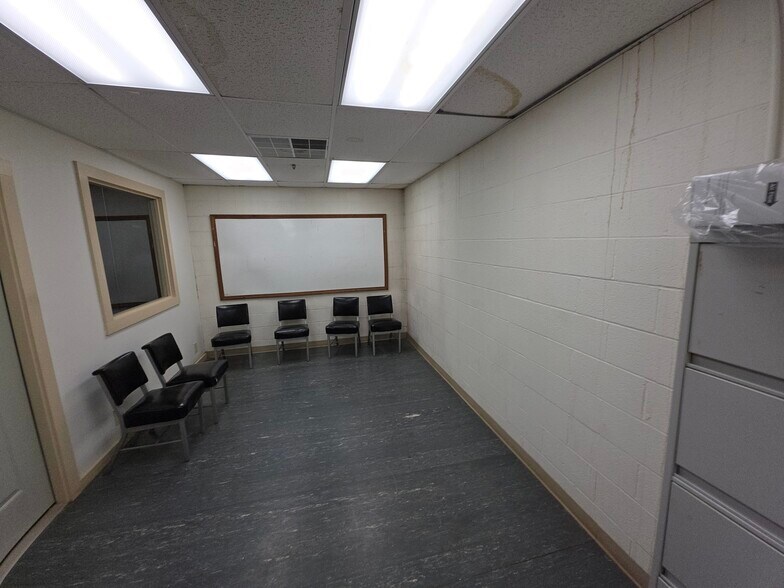 More Photos Of 600 S Railroad Ave, Kings Mountain Warehouse For Lease