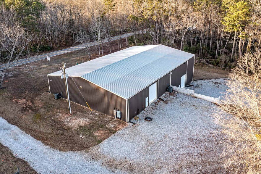 More Photos Of 881 Barnetts Bridge Rd, Jackson Light Distribution For Sale