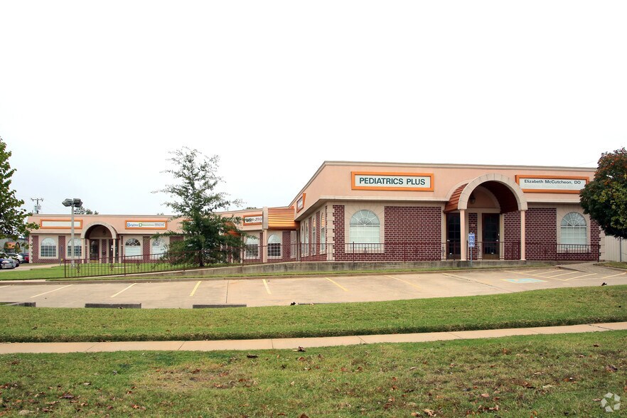 More Photos Of 500-514 W Atlanta St, Broken Arrow Medical For Sale