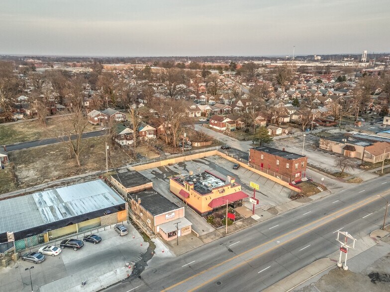 More Photos Of 6125 Natural Bridge Ave, Saint Louis Bar For Lease