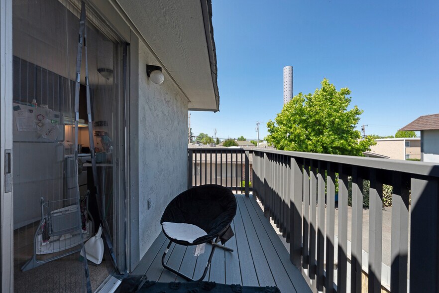 More Photos Of 1155 Evans Dr, Santa Rosa Apartments For Sale