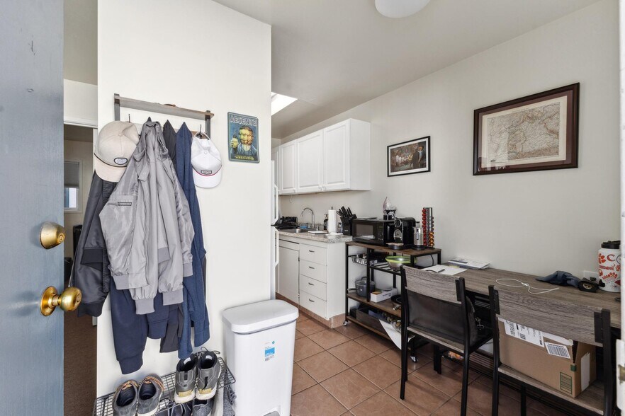 More Photos Of 6563 Shattuck Ave, Oakland Apartments For Sale