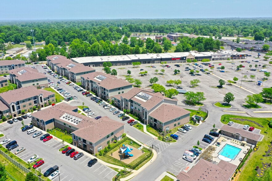 More Photos Of 7519 Outer Loop, Louisville Unknown For Lease