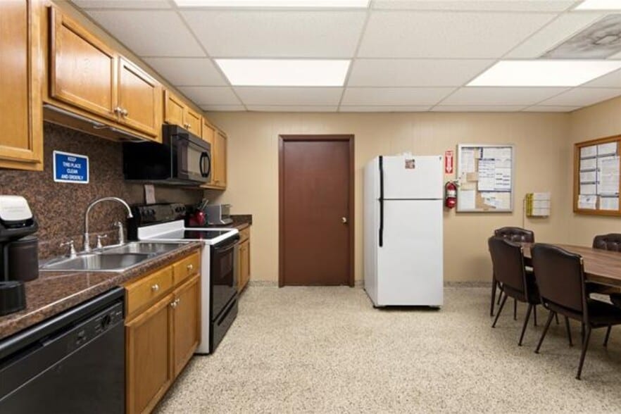 More Photos Of 4501 Zenith St, Metairie Service For Sale