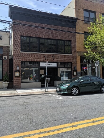 Primary Photo Of 130 E Main St, Mount Kisco Restaurant For Sale