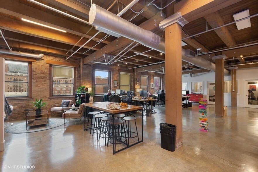 More Photos Of 401 W Ontario St, Chicago Loft Creative Space For Sale