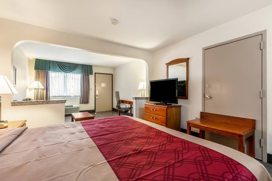 More Photos Of 6045 Macon Cv, Memphis Hotel For Sale