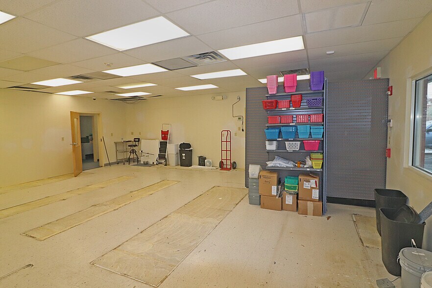 More Photos Of 1107 Lowry Ave, Jeannette Storefront For Sale