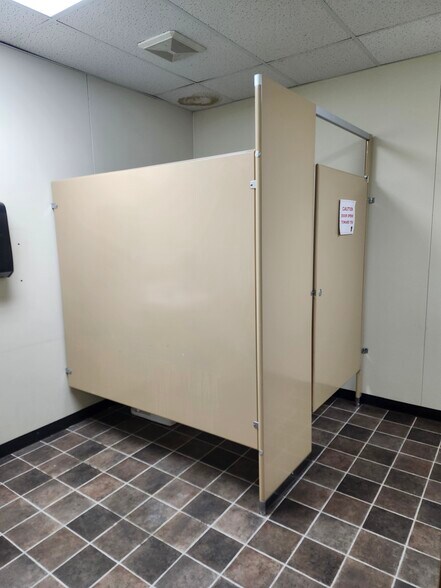 More Photos Of 826 Franklin Rd, Mercer Medical For Lease