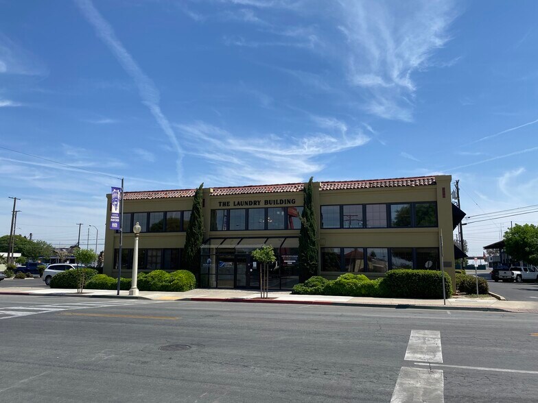 More Photos Of 425 W 7th St, Hanford Office For Sale