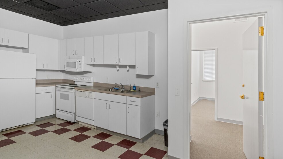 More Photos Of 514 Dabney Rd, Henderson Office For Lease