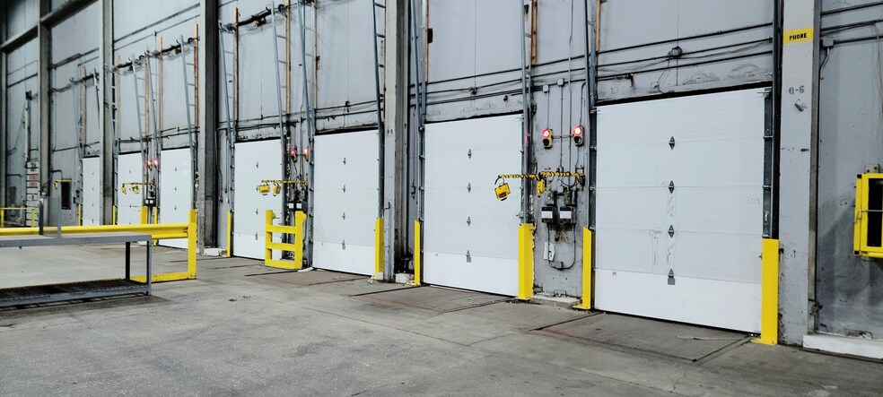 More Photos Of 1500 Corporate Blvd, Newburgh Warehouse For Lease